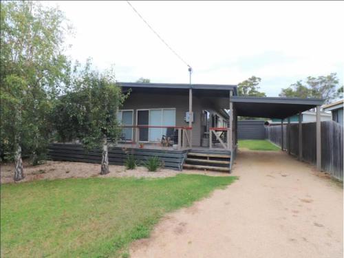 Breakaway at Bastion 35 Bastion Point Road Mallacoota — hotel in Mallacoota
