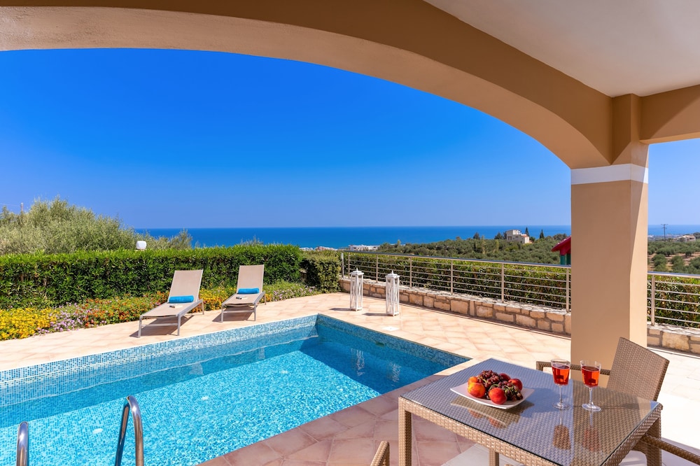 Carme Villas — 5-Star Luxury Hotel in Rethymno, Greece