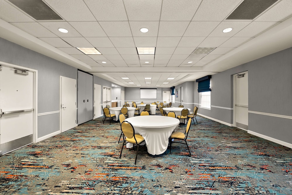 Hilton Garden Inn Williamsburg - photo 47