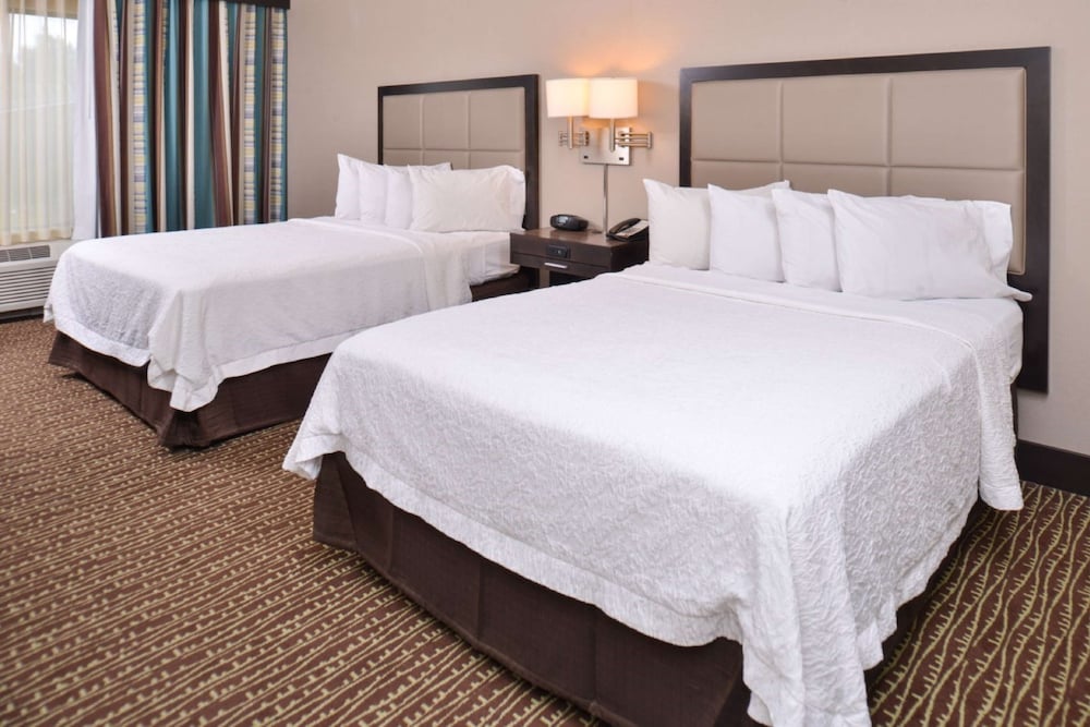 Hampton Inn & Suites Bend - photo 9