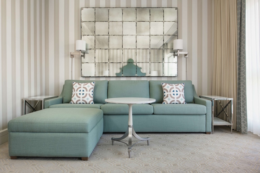 The Beverly Hilton - photo 38