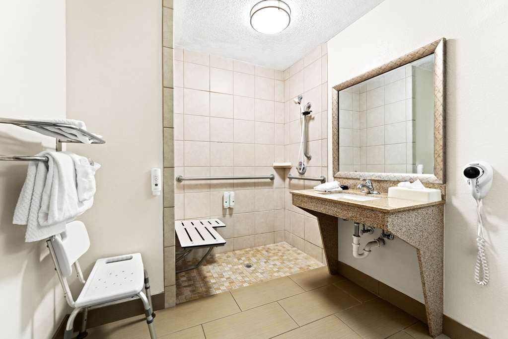 Quality Inn Americus - photo 17