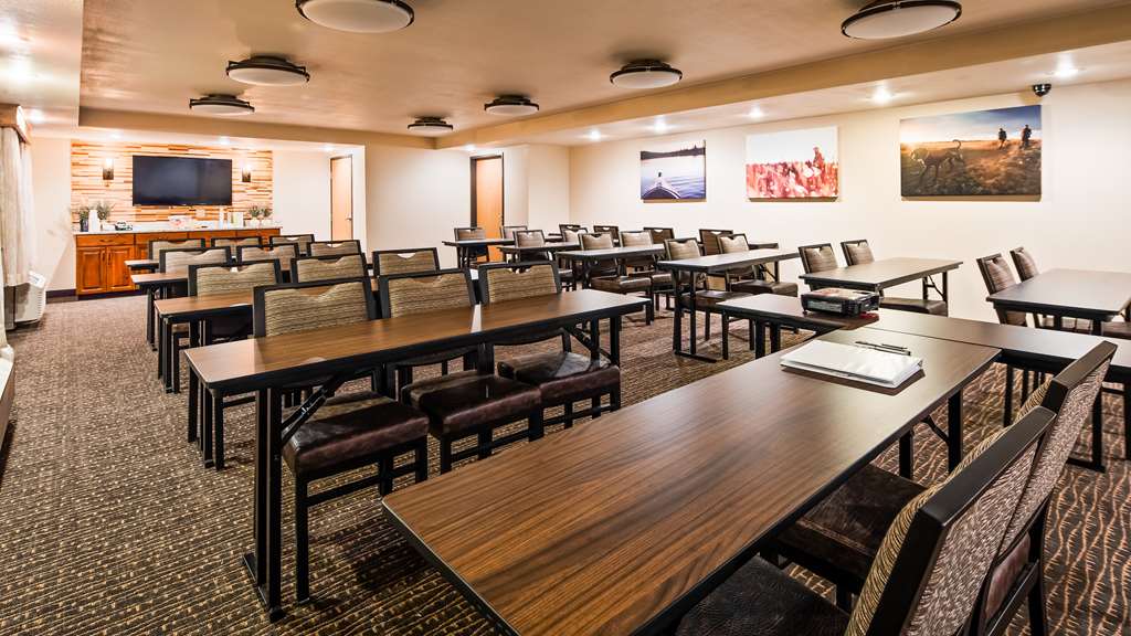 Best Western Plus Sidney Lodge - photo 8