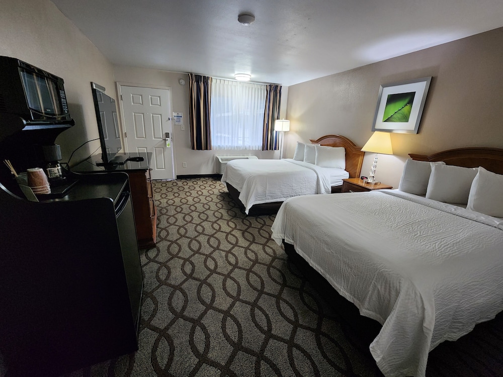 Ramada Bayside Inn & Suites Eureka - photo 2