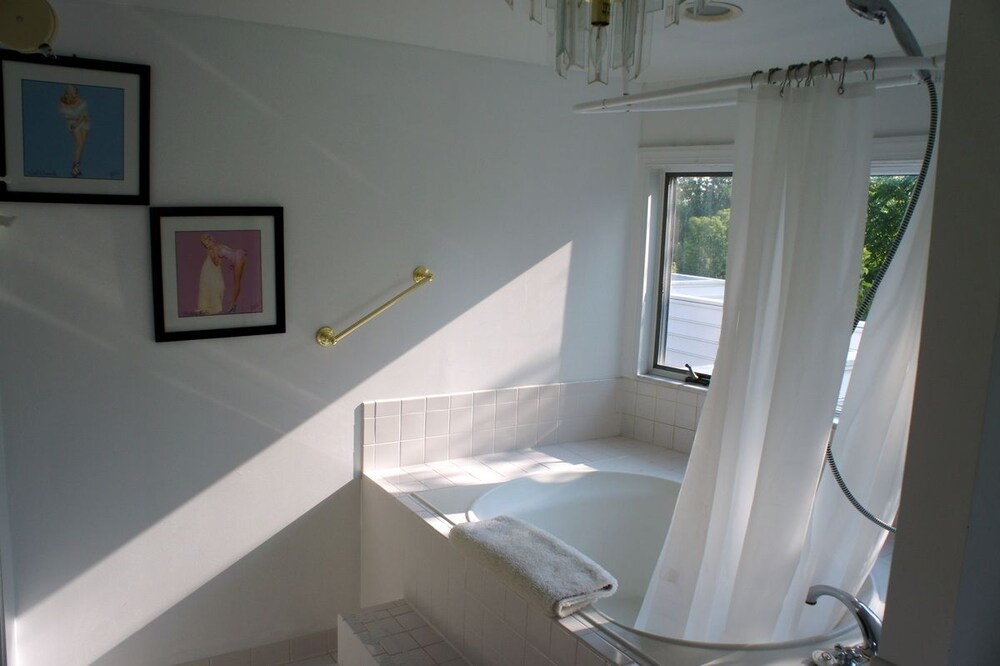 The Columbia Inn at Peralynna Manor - photo 40