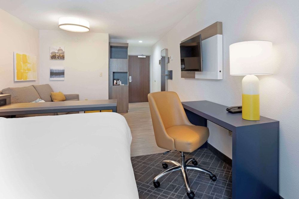 Comfort Inn & Suites Mountain Grove US 60 - photo 23