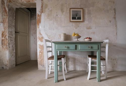Townhouse in the center of an Apulian town near beaches and cafes — 4-Star Luxury Hotel in Muro Leccese, Italy