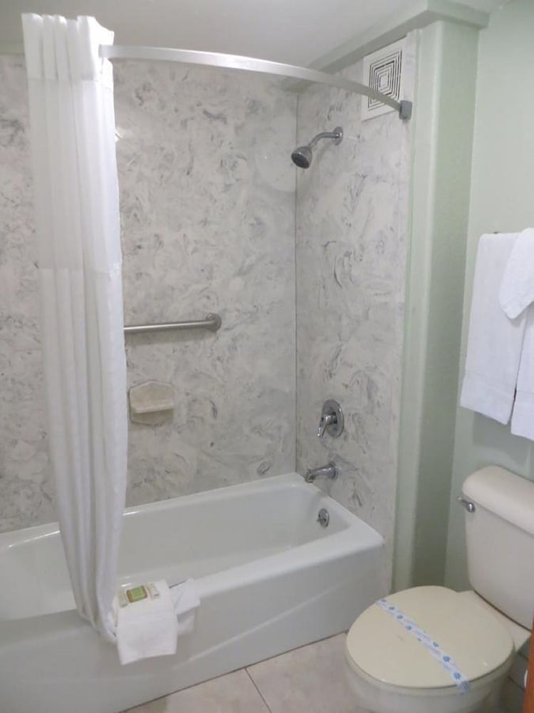 Super 8 by Wyndham South Padre Island - photo 25