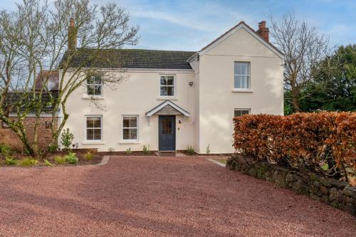 Deer Park Farmhouse — 4-Star Luxury Hotel in Lydney, United Kingdom