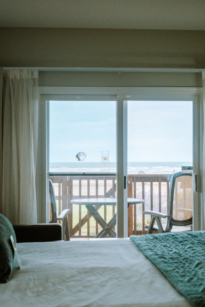 Inn at the Prom Oceanfront Seaside - featured photo