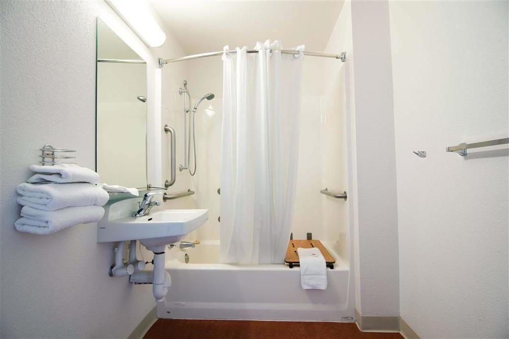 Motel 6 Reno NV Virginia Plumb - photo 26