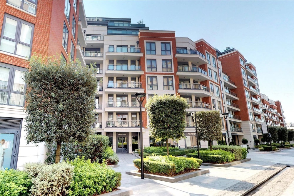 Superb Apartment in London — 4-Star Luxury Hotel in London, United Kingdom