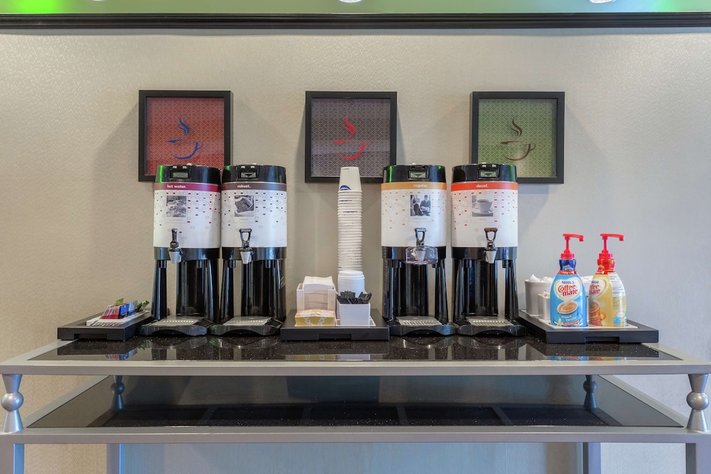 Hampton Inn Richmond South - photo 20