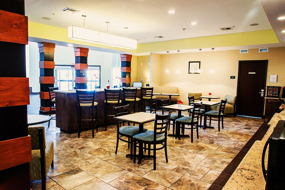 Rivers Inn & Suites - photo 18