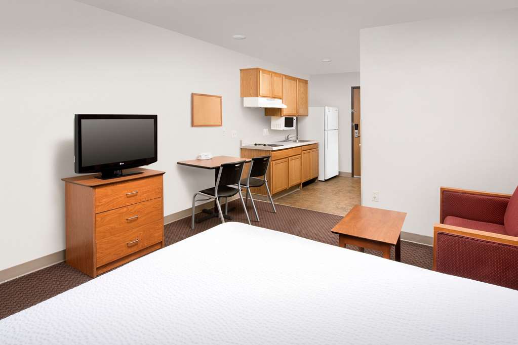 WoodSpring Suites San Antonio North Live Oak I 35 - photo 9