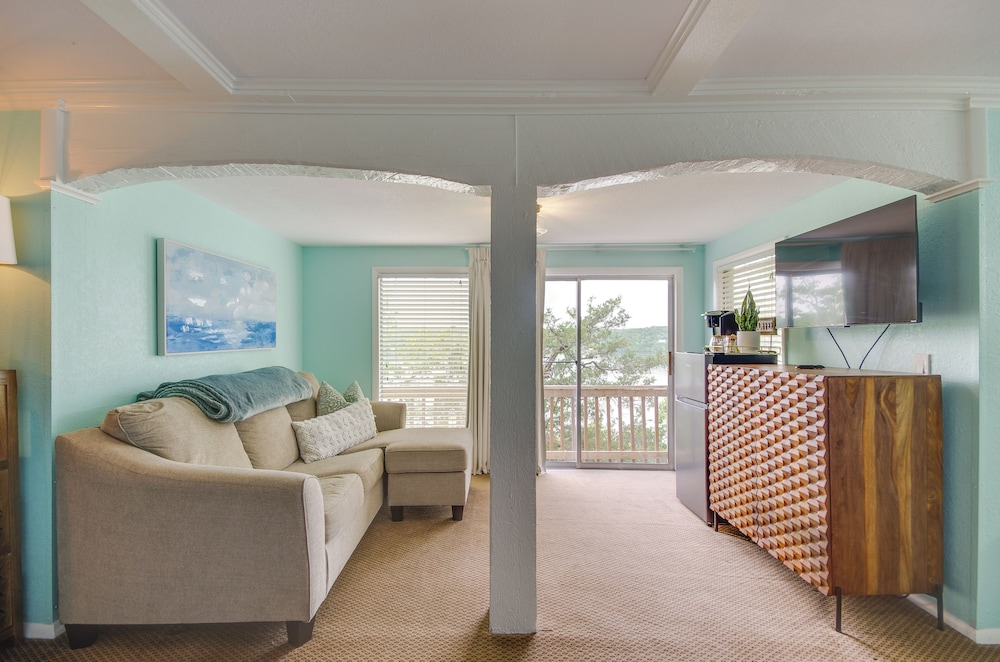 Waterfront Views & Resort Perks: Osage Beach Home - photo 26
