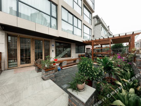 Near yun Nine Inn in Jiashan, People's Republic of China