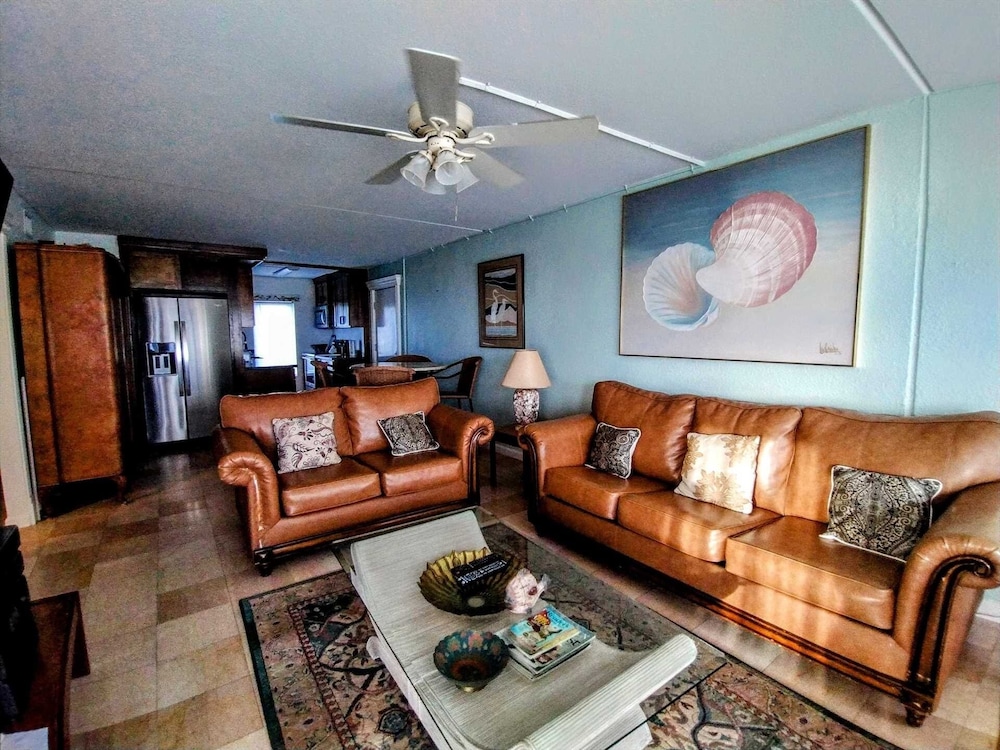 Landfall Towers 71 Minium 2 Bedroom Condo by RedAwning - photo 12