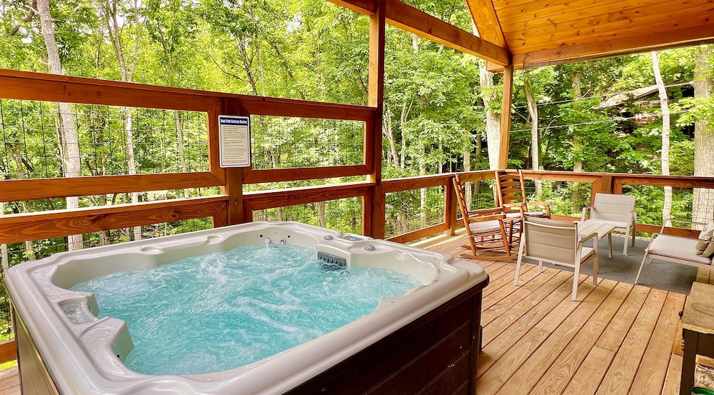 Honeysuckle Hill - last minute hotel in Sevierville