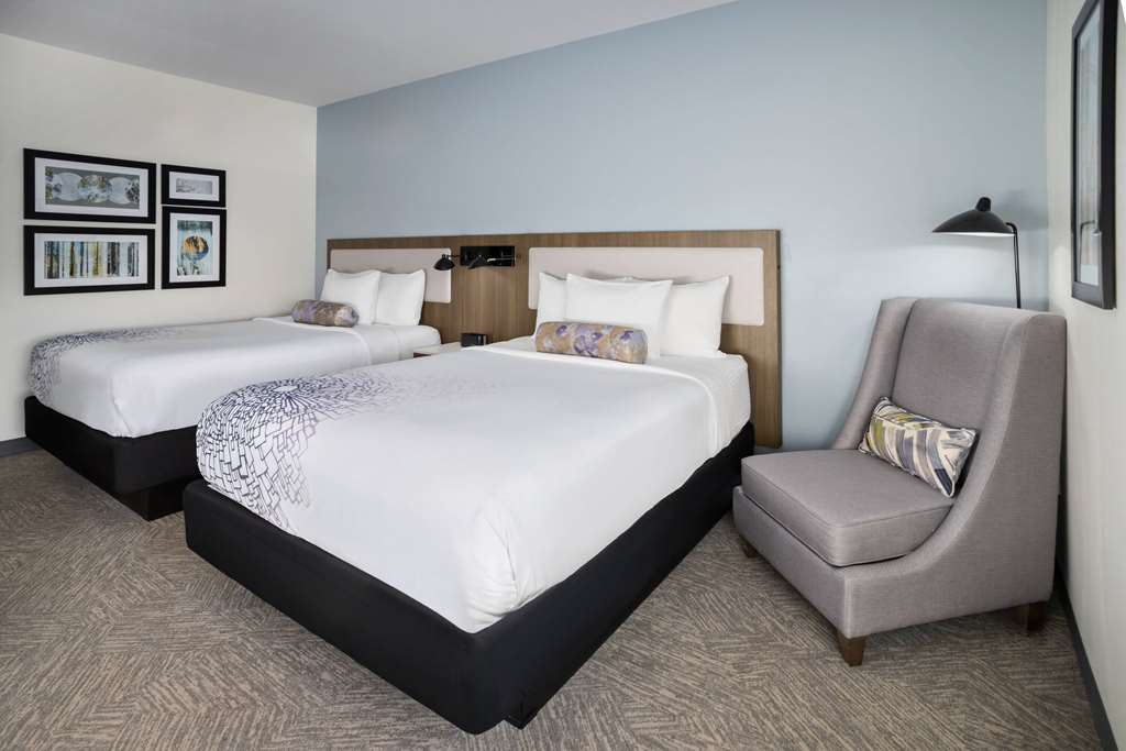 La Quinta Inn & Suites by Wyndham Locust Grove - photo 22
