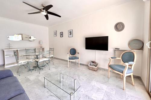 Spacious & refined apt with large terrace Wifi — 4-Star Luxury Hotel in Cannes, France