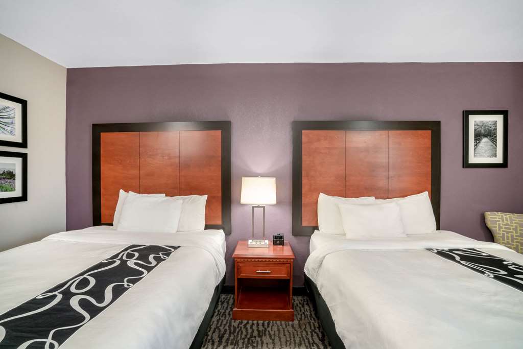 La Quinta Inn & Suites by Wyndham Knoxville North I 75 - photo 27