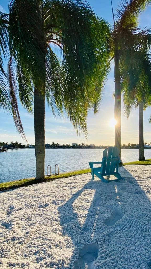 Villa Soleada Pool Spa — 4-Star Luxury Hotel in Cape Coral, United States