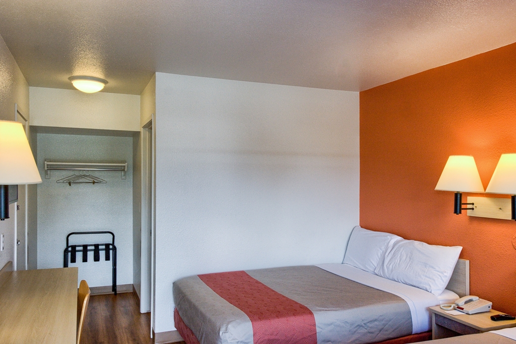 Motel 6 Everett WA North - photo 7