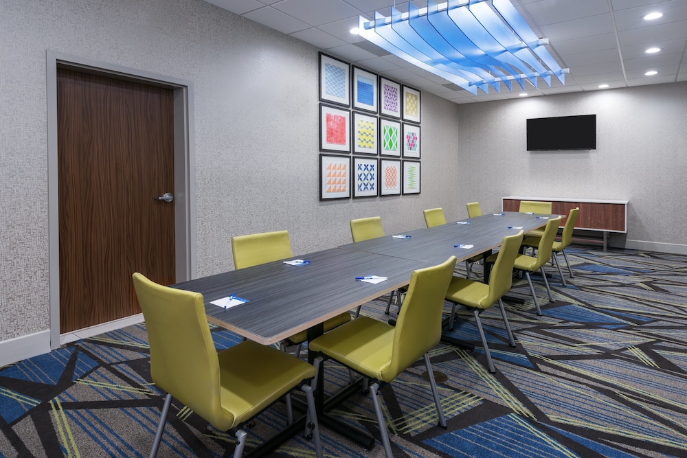 Holiday Inn Express & Suites Sugar Land SE Missouri City by IHG - photo 28