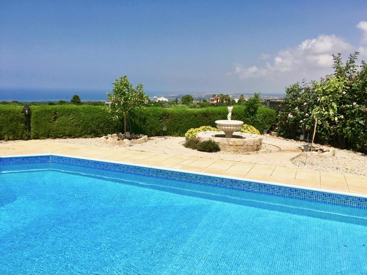Villa Pontus stunning views & privacy in beautiful garden with pool & hot tub