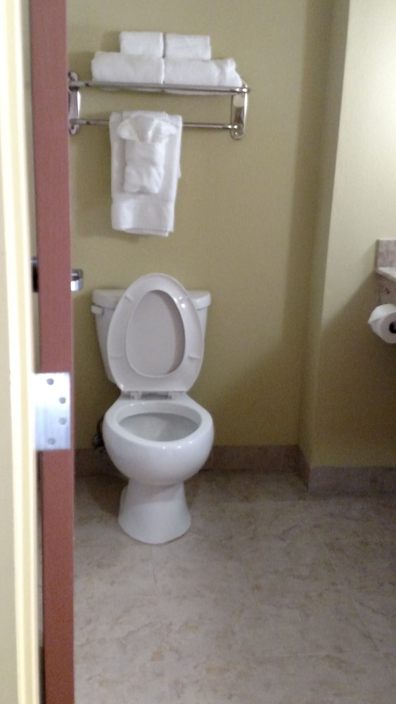 Holiday Inn Express Hotel & Suites PERRY by IHG - photo 38