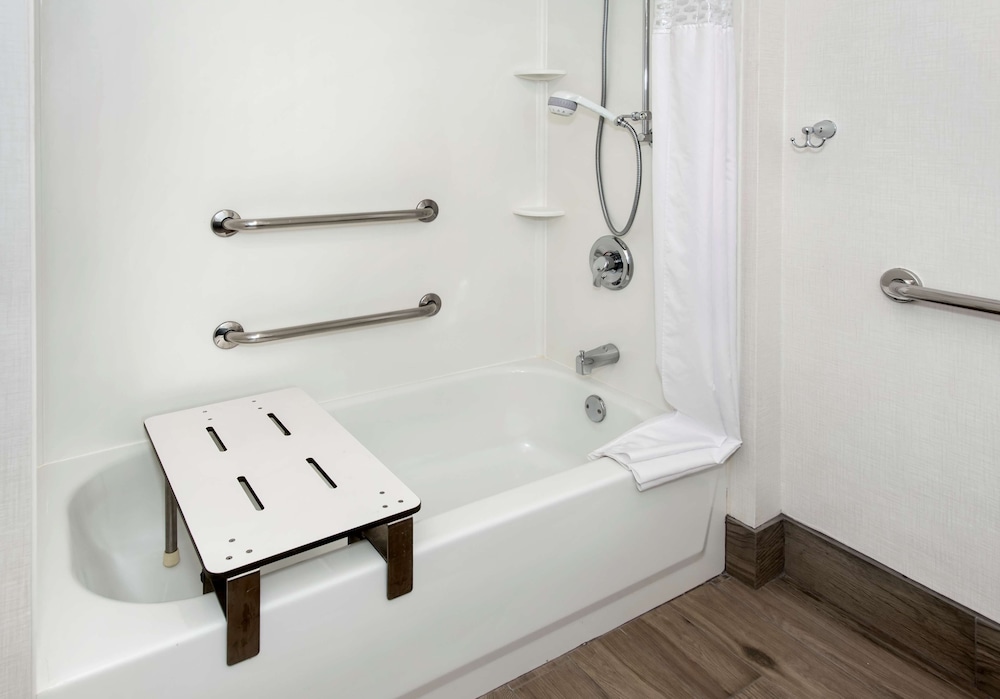 Hampton Inn Ny Jfk - photo 15