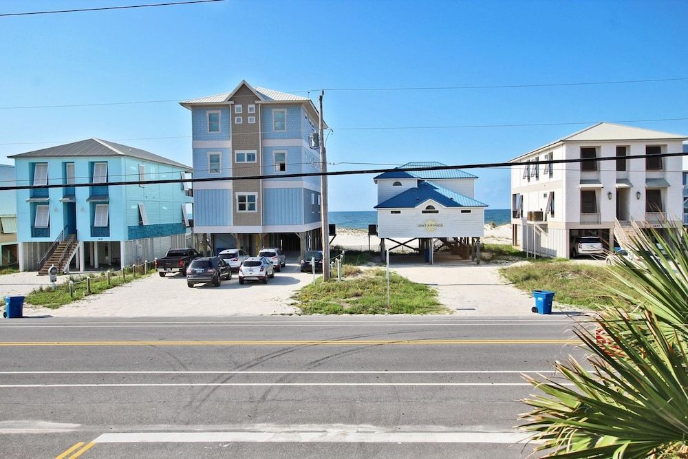 Pass Time Cottages by Youngs Suncoast Gulf Shores — 4-Star Luxury Hotel in Gulf Shores, United States
