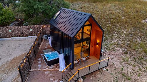 The Arroyo at Meridian Hot tub & Firepit in Fredericksburg, United States