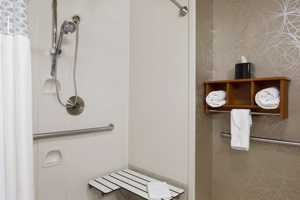 Hampton Inn Pell City - photo 17