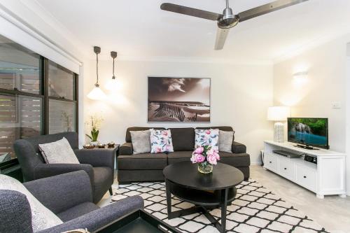 Calinda Sol 2 @ Clarkes Beach in Byron Bay, Australia