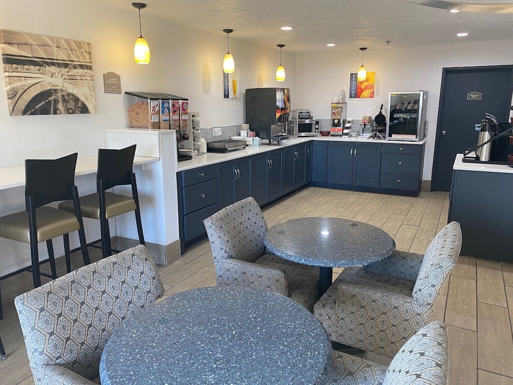 Baymont by Wyndham Danville IL - photo 13