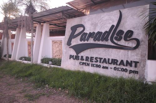 Paradise Inn and Dining — hotel in Saraburi