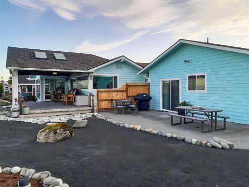 Sq Studio By The Sea — Sequim