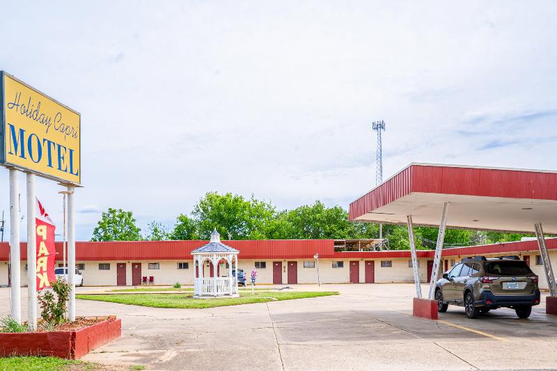 OYO Holiday Capri Motel & Rv Park - photo 3