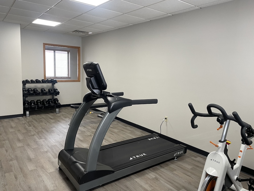 Red Roof Inn & Suites Tomah - photo 33