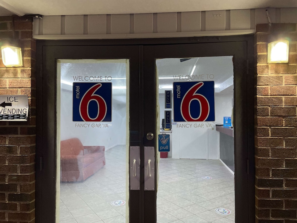 Motel6 Fancy Gap VA — hotel in Hillsville