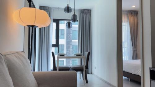 Upscale Apartment With Train Access Bts Thonglor