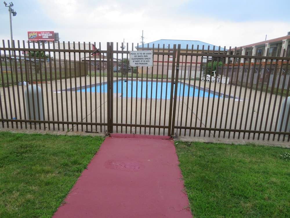 Days Inn by Wyndham Blytheville - photo 55