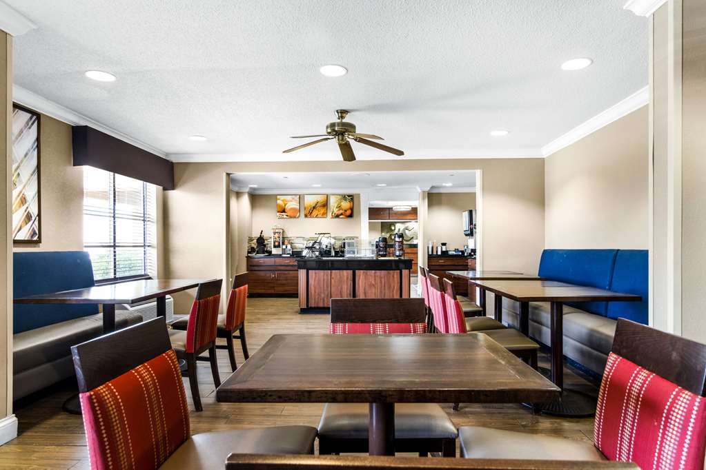 Comfort Inn Evansville East - photo 35