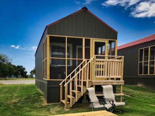Lakefront Cabin Call Of The Wild 17 18272530 — Mead