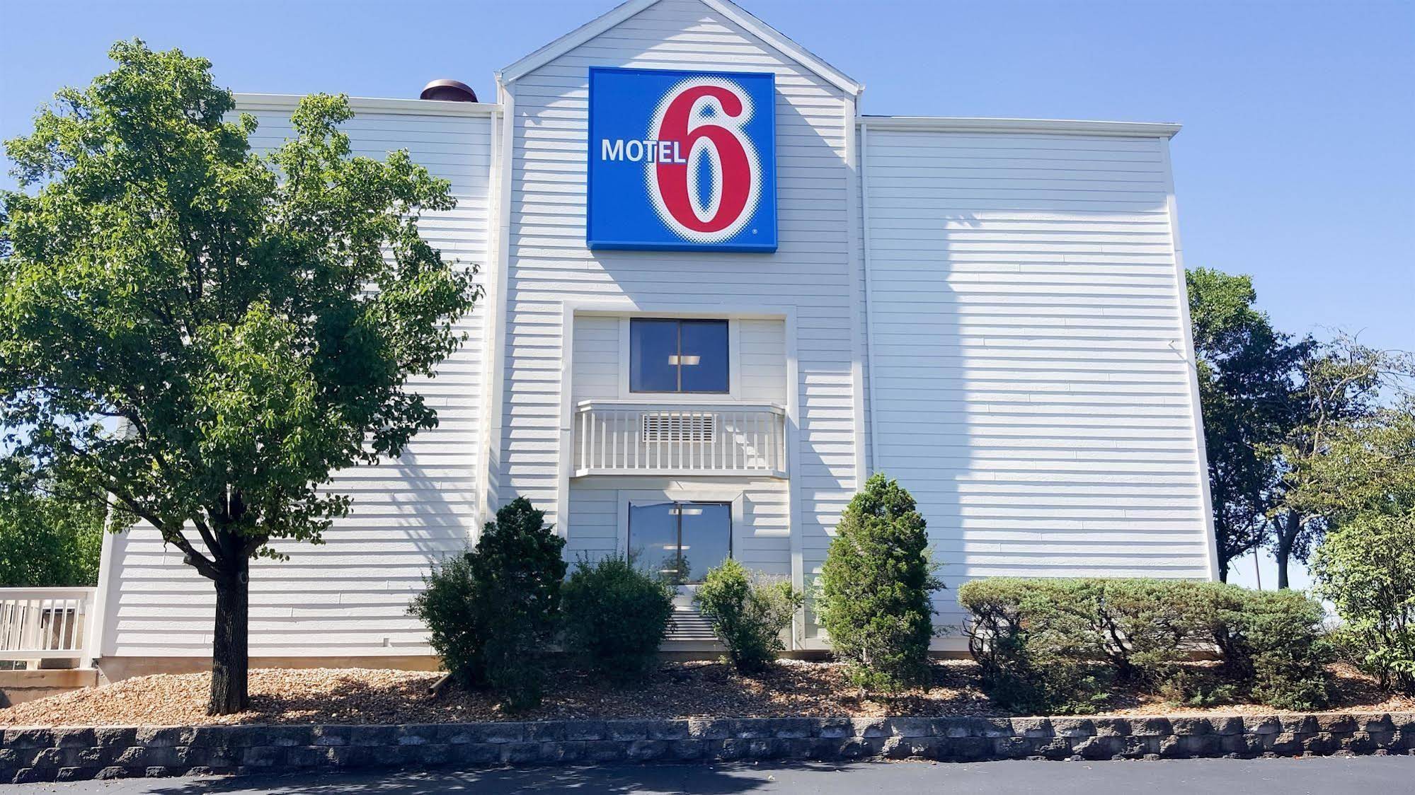 Motel 6 Maryland Heights MO - featured photo