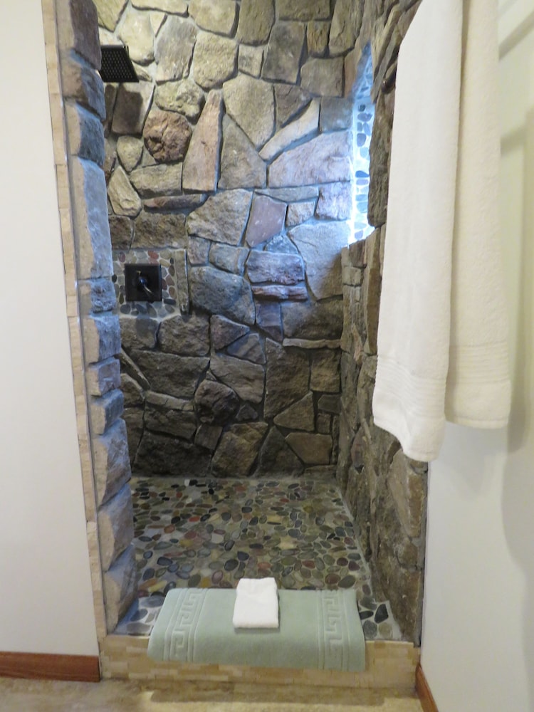 Tall Pines Inn - photo 103