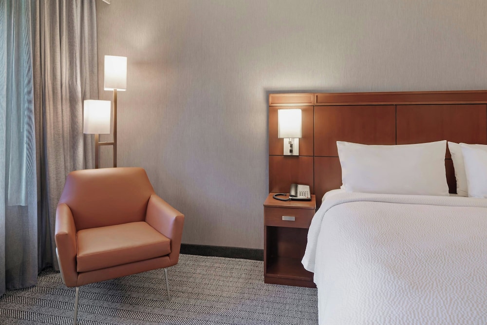 Courtyard by Marriott Long Beach Airport - photo 16