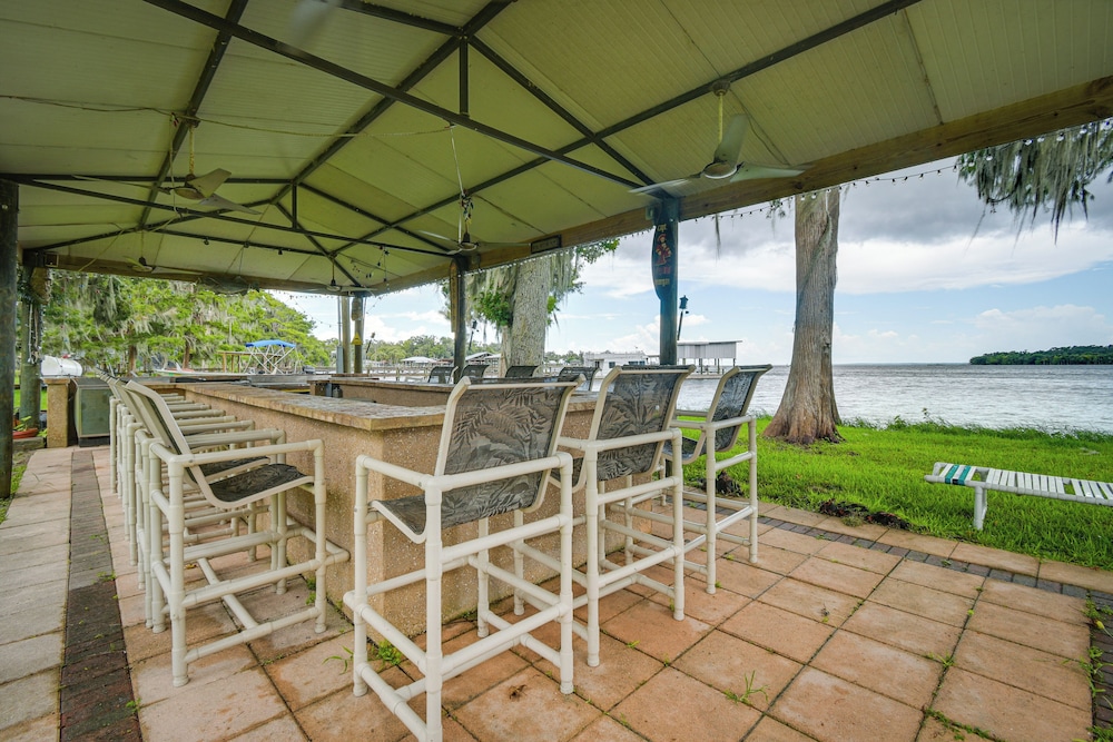 Waterfront Georgetown Retreat on Lake George in Georgetown, United States